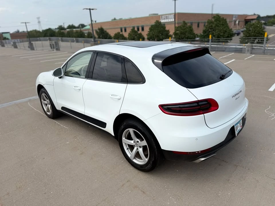 2017 Porsche Macan - Image 2 of 19