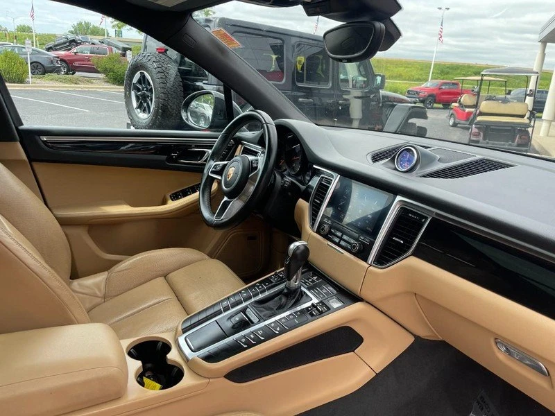 2017 Porsche Macan - Image 8 of 20