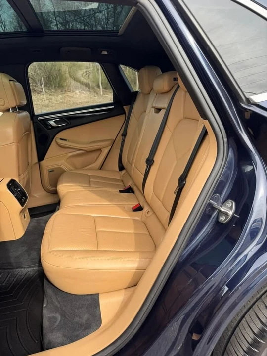 2017 Porsche Macan - Image 19 of 20