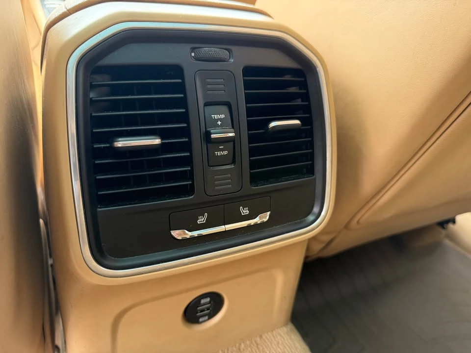 2017 Porsche Macan - Image 17 of 19