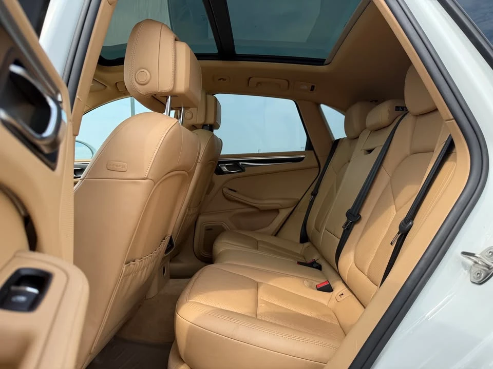 2017 Porsche Macan - Image 7 of 19