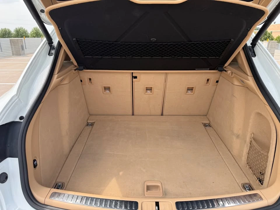 2017 Porsche Macan - Image 11 of 19