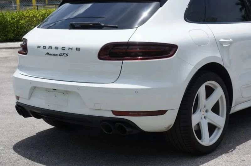 2017 Porsche Macan - Image 9 of 20