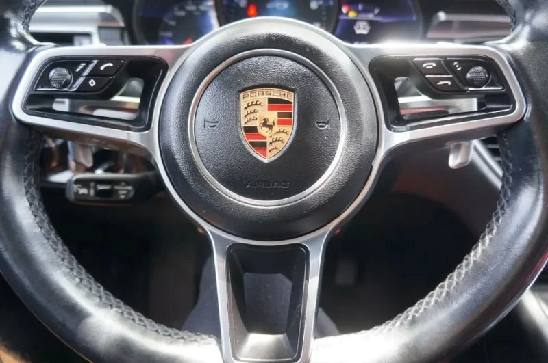 2017 Porsche Macan - Image 19 of 20