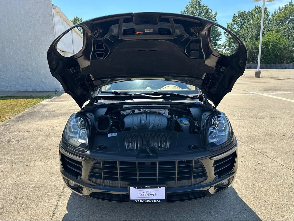 2017 Porsche Macan - Image 8 of 16