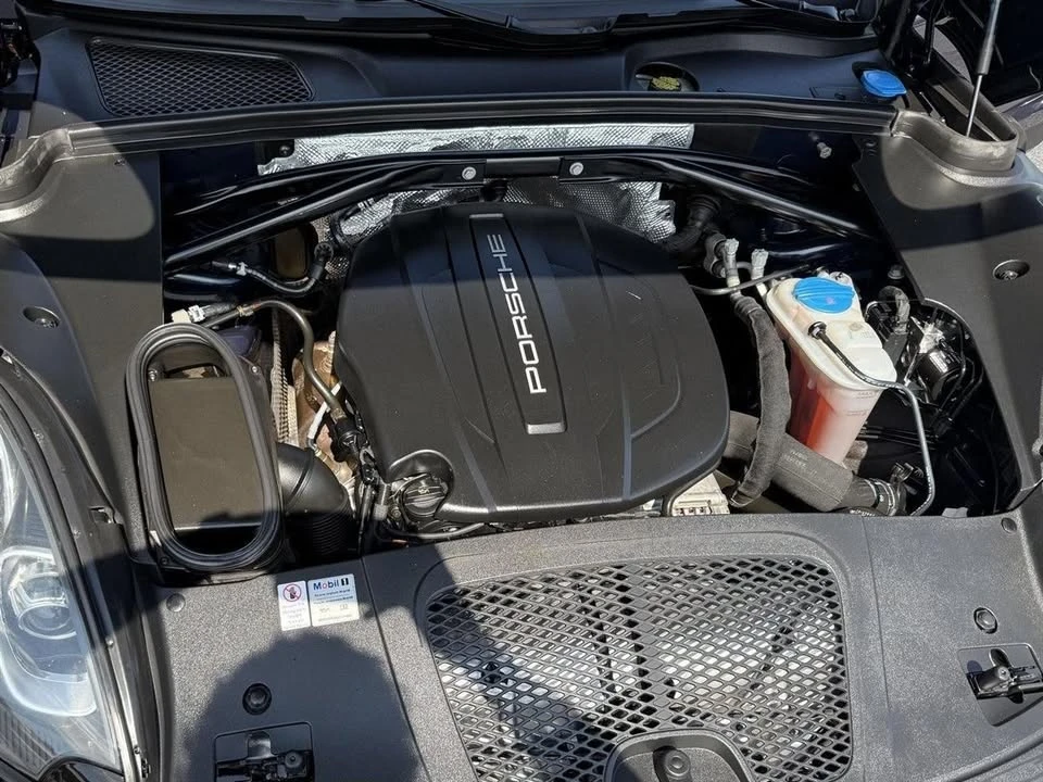 2017 Porsche Macan - Image 19 of 20