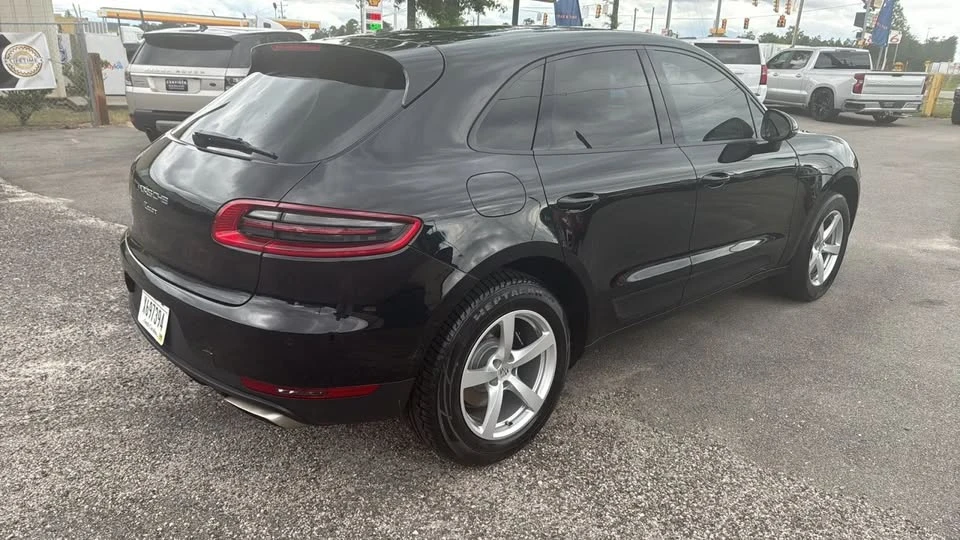 2017 Porsche Macan - Image 15 of 20