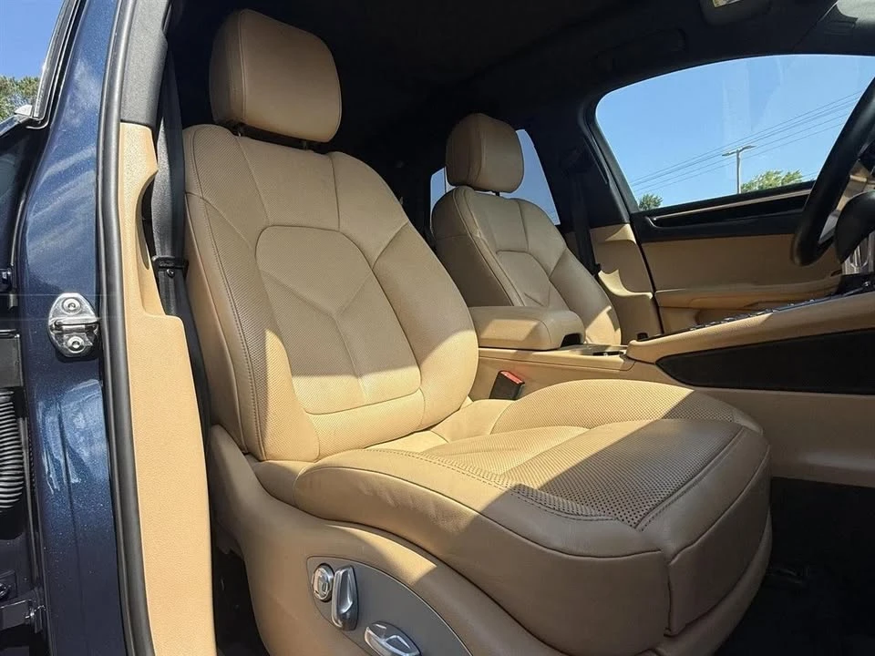 2017 Porsche Macan - Image 9 of 20