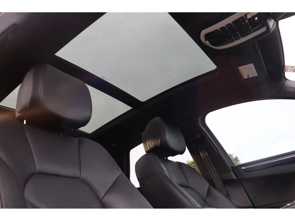 2017 Porsche Macan - Image 20 of 20