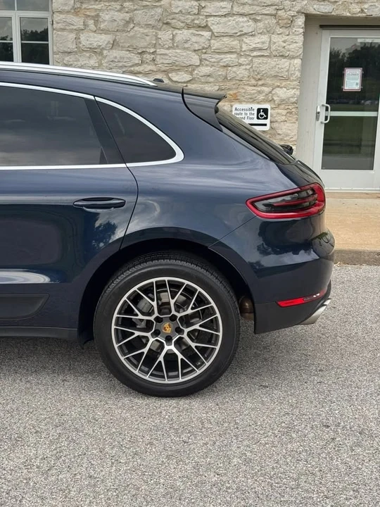 2017 Porsche Macan - Image 4 of 20