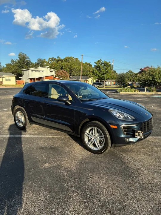 2017 Porsche Macan - Image 11 of 16