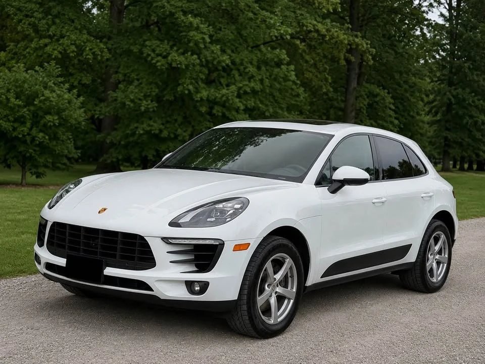 2017 Porsche Macan - Image 2 of 20