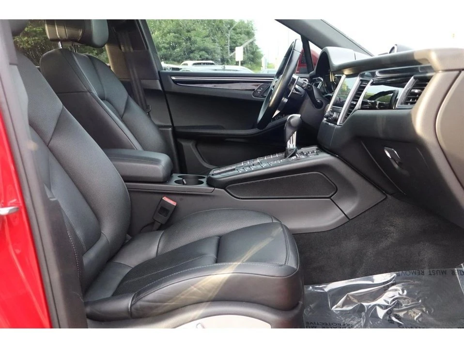 2017 Porsche Macan - Image 18 of 20