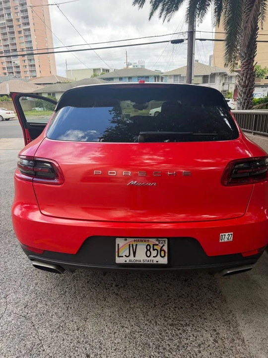 2017 Porsche Macan - Image 11 of 19