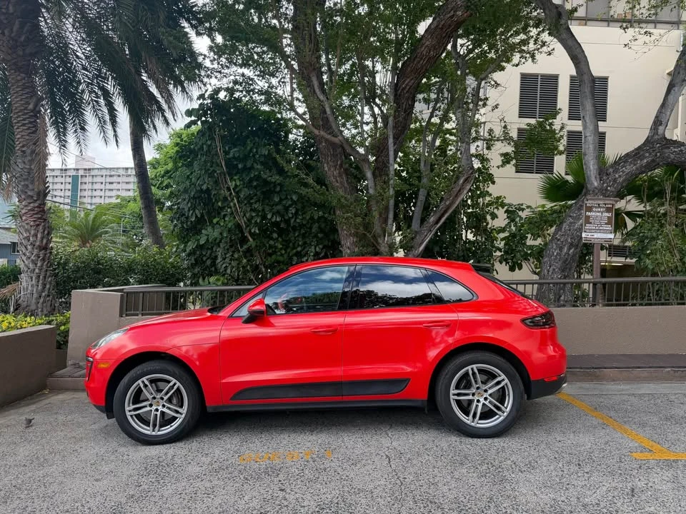 2017 Porsche Macan - Image 12 of 19