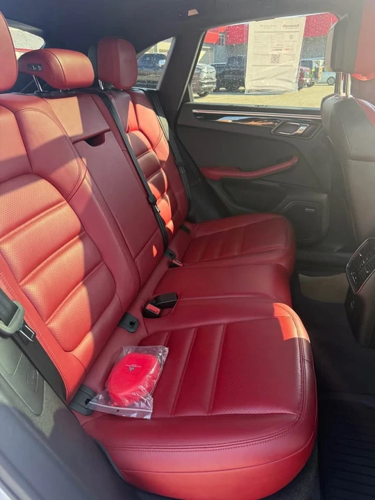 2017 Porsche Macan - Image 5 of 9