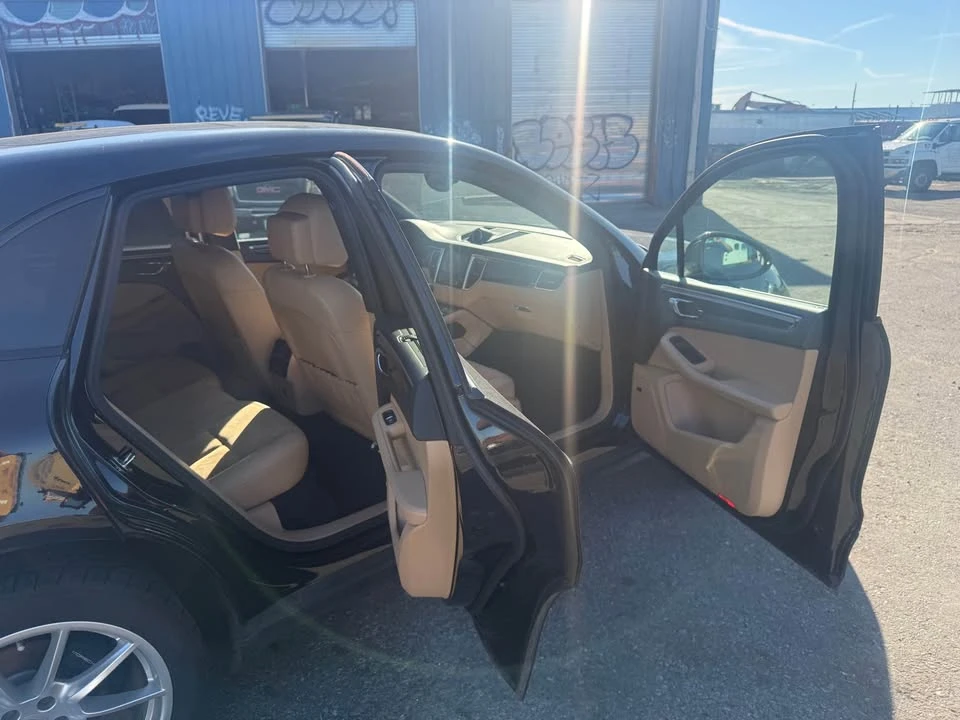 2017 Porsche Macan - Image 4 of 12