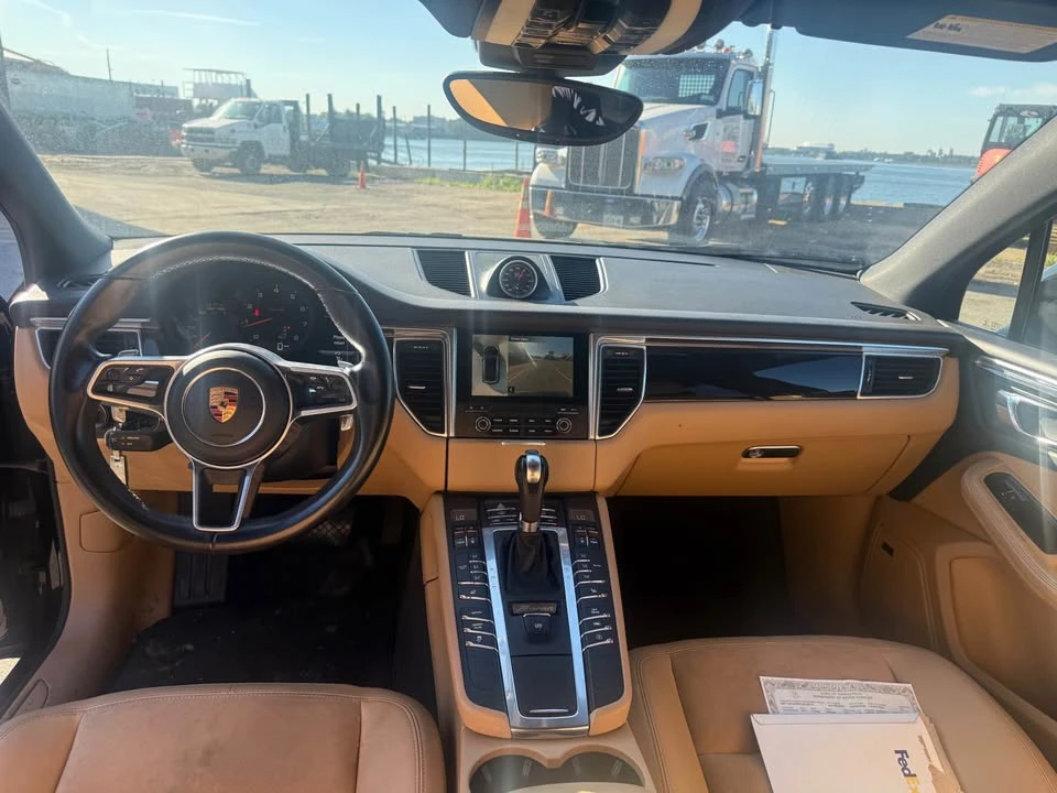 2017 Porsche Macan - Image 8 of 12