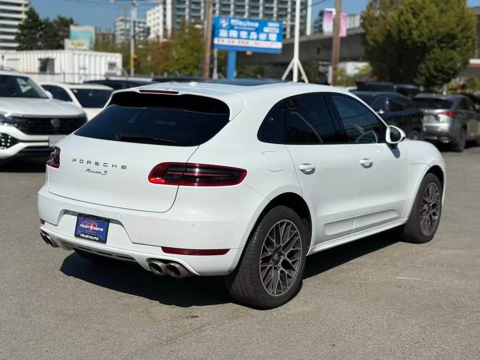 2017 Porsche Macan - Image 4 of 20