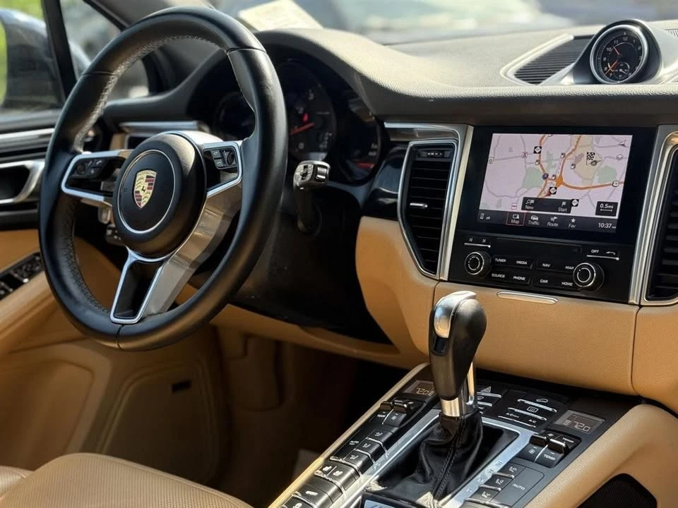 2017 Porsche Macan - Image 7 of 20