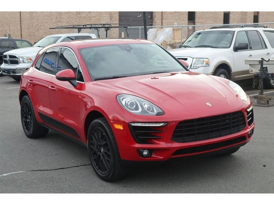 2017 Porsche Macan - Image 2 of 20