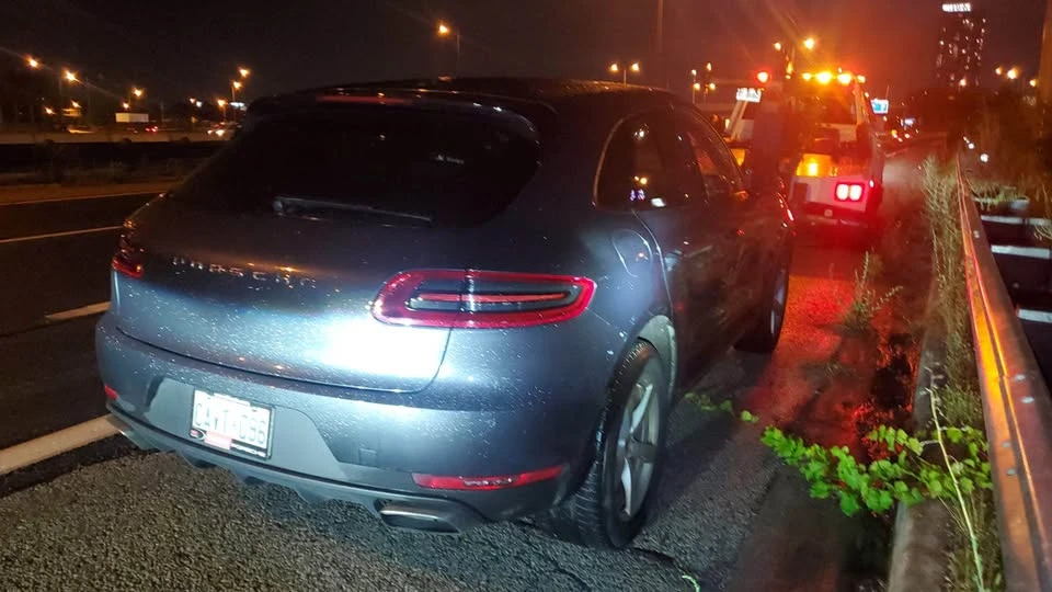 2017 Porsche Macan - Image 2 of 4