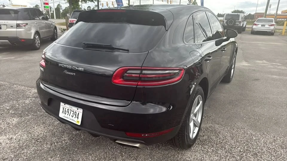 2017 Porsche Macan - Image 17 of 20