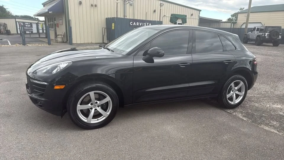 2017 Porsche Macan - Image 2 of 20