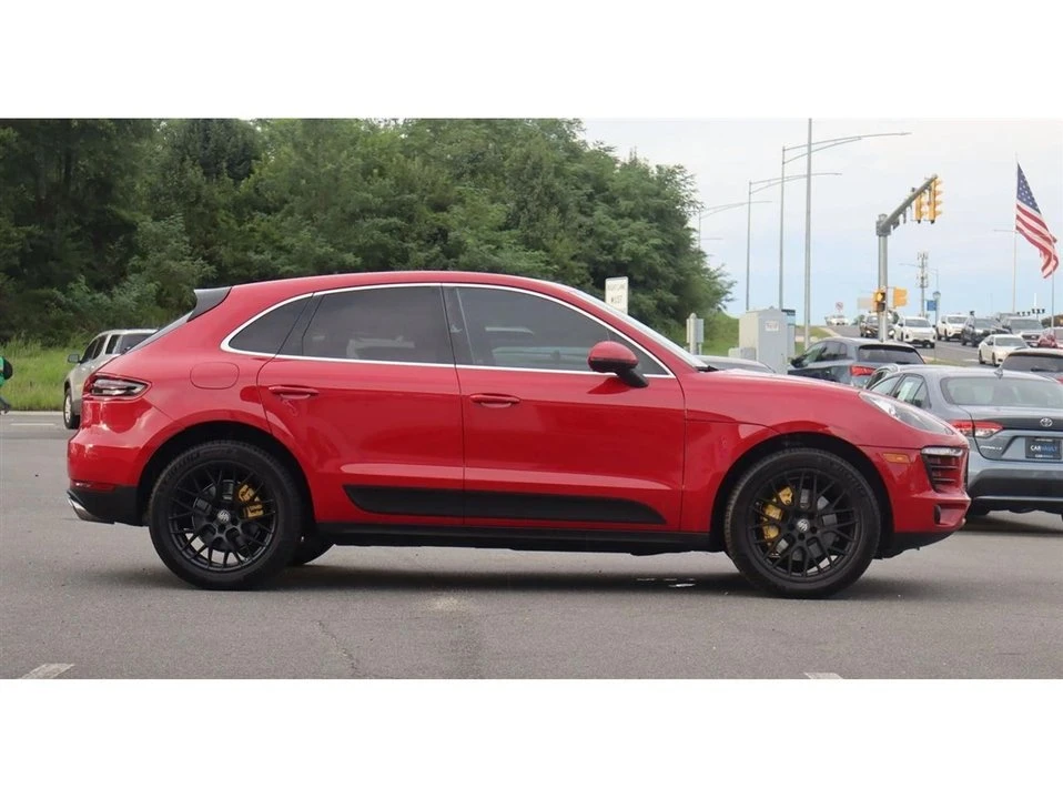 2017 Porsche Macan - Image 10 of 20
