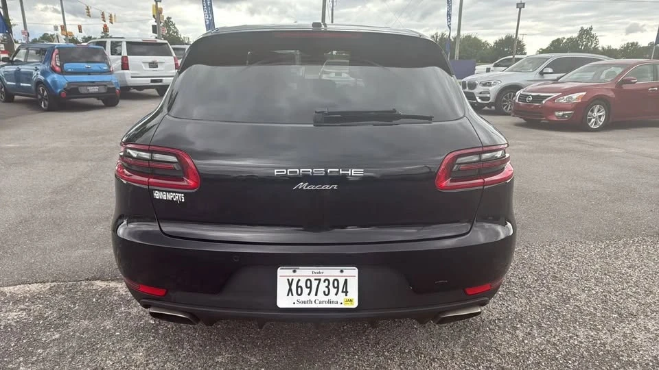 2017 Porsche Macan - Image 19 of 20