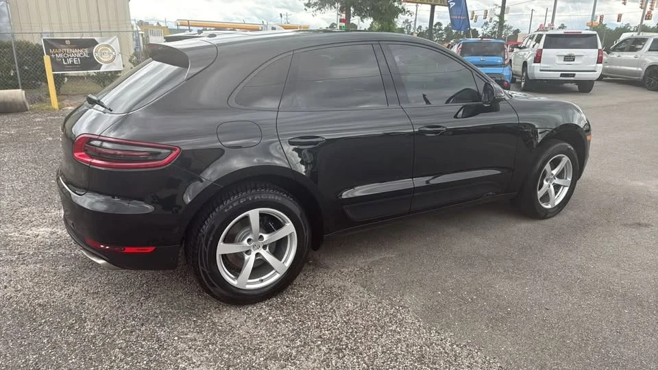 2017 Porsche Macan - Image 14 of 20