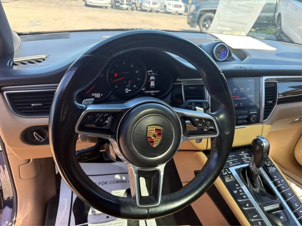 2017 Porsche Macan - Image 17 of 20
