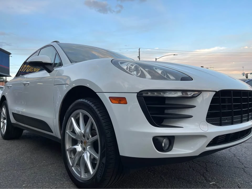 2017 Porsche Macan - Image 4 of 16