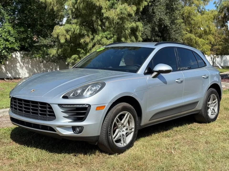 2017 Porsche Macan - Image 2 of 20