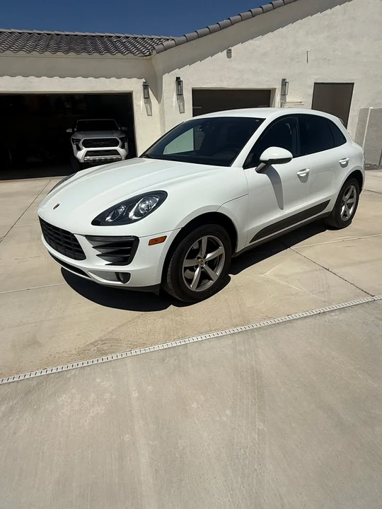 2017 Porsche Macan - Image 2 of 9