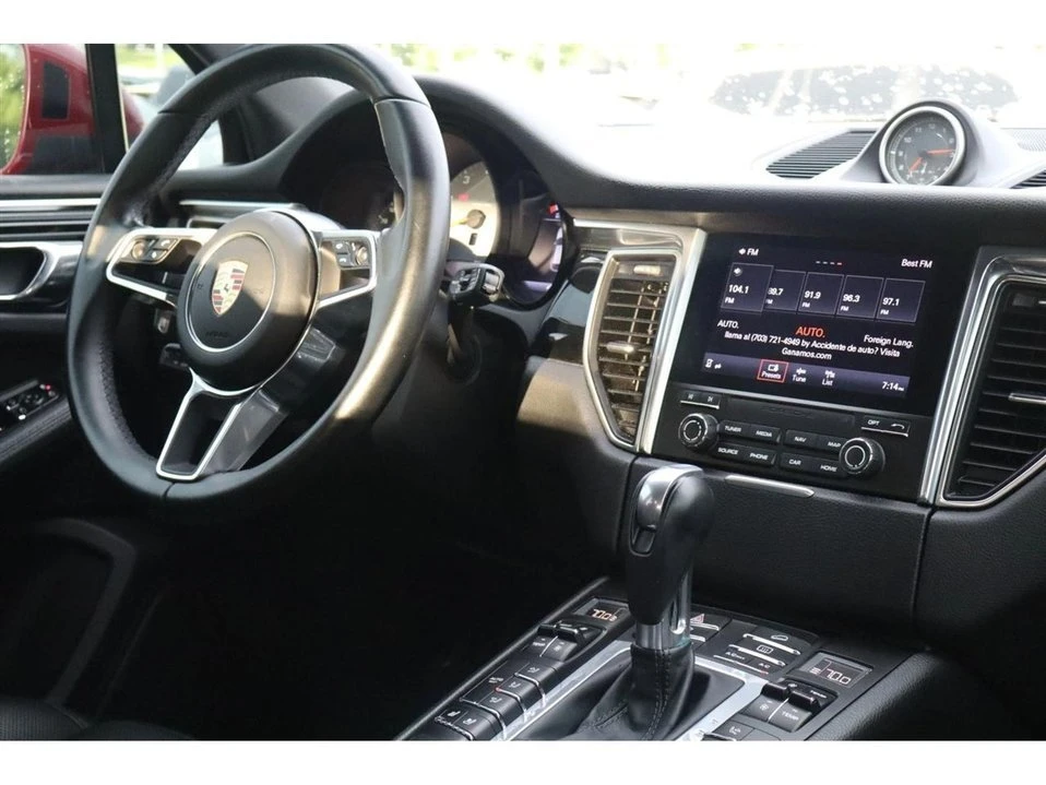 2017 Porsche Macan - Image 17 of 20
