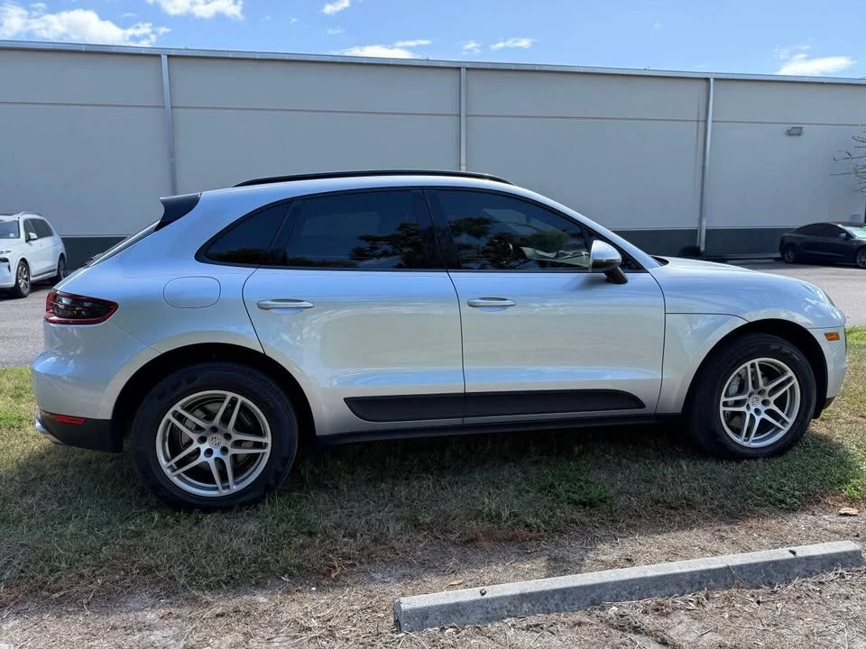 2017 Porsche Macan - Image 8 of 20