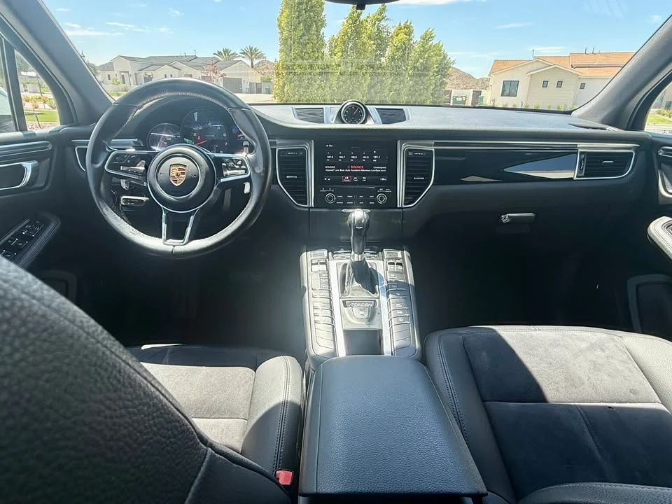 2017 Porsche Macan - Image 5 of 9