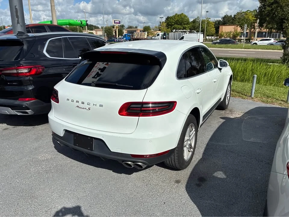 2017 Porsche Macan - Image 2 of 20