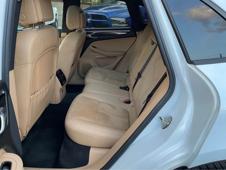 2017 Porsche Macan - Image 6 of 16