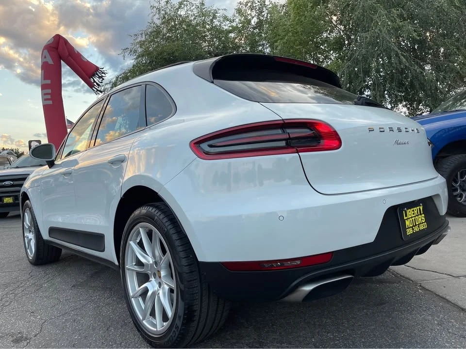 2017 Porsche Macan - Image 2 of 16