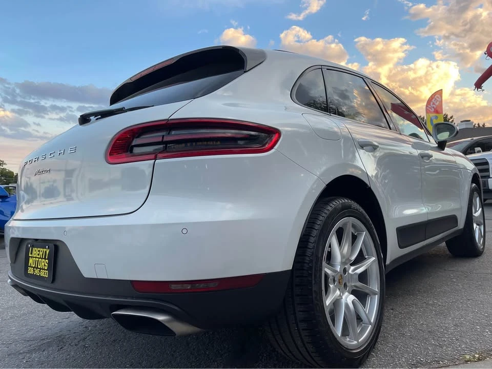 2017 Porsche Macan - Image 3 of 16