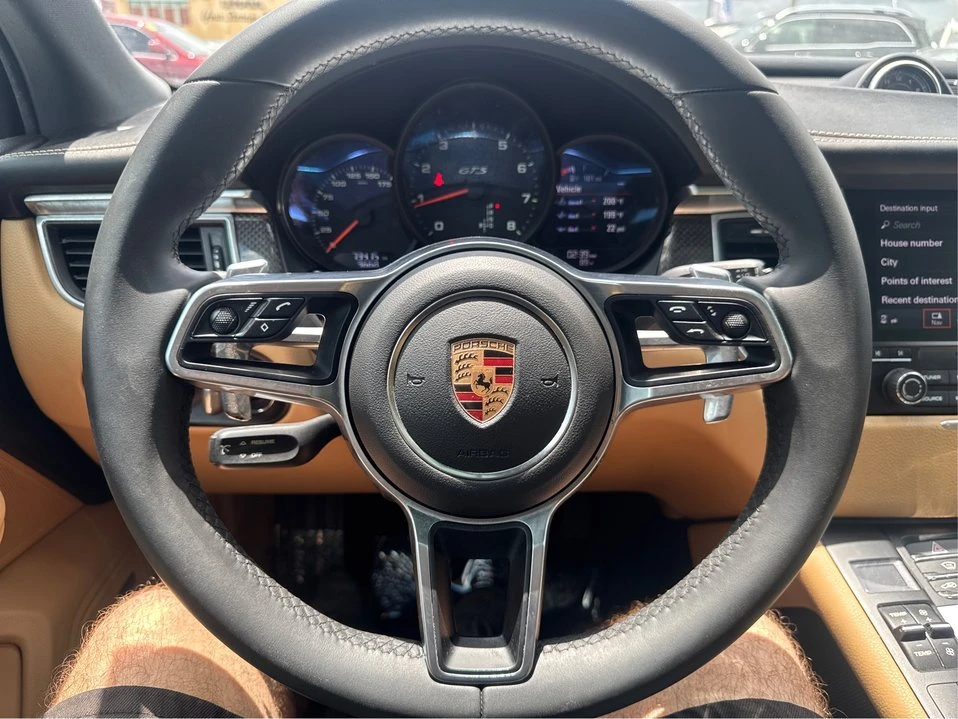 2017 Porsche Macan - Image 16 of 20