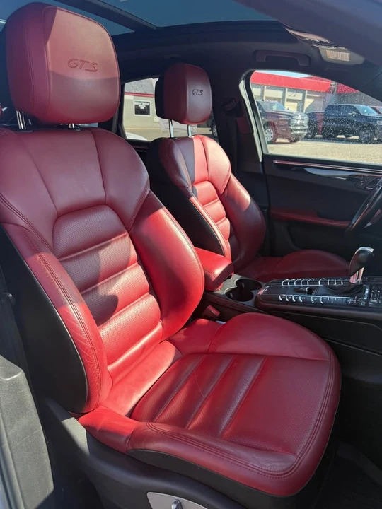 2017 Porsche Macan - Image 6 of 9
