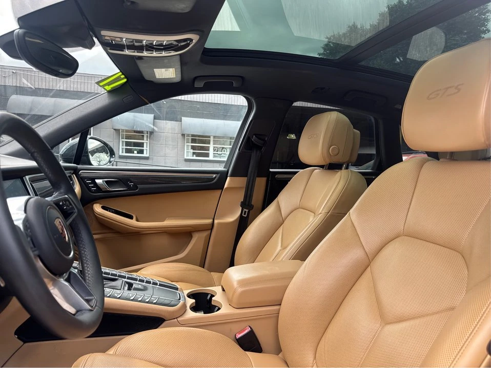 2017 Porsche Macan - Image 9 of 20