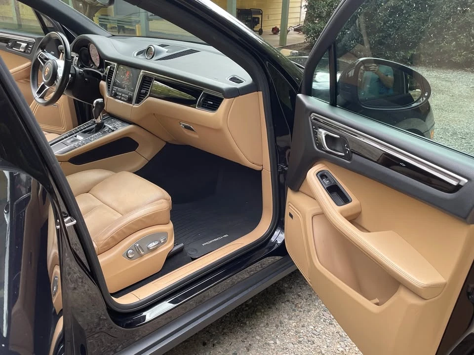2017 Porsche Macan - Image 14 of 18