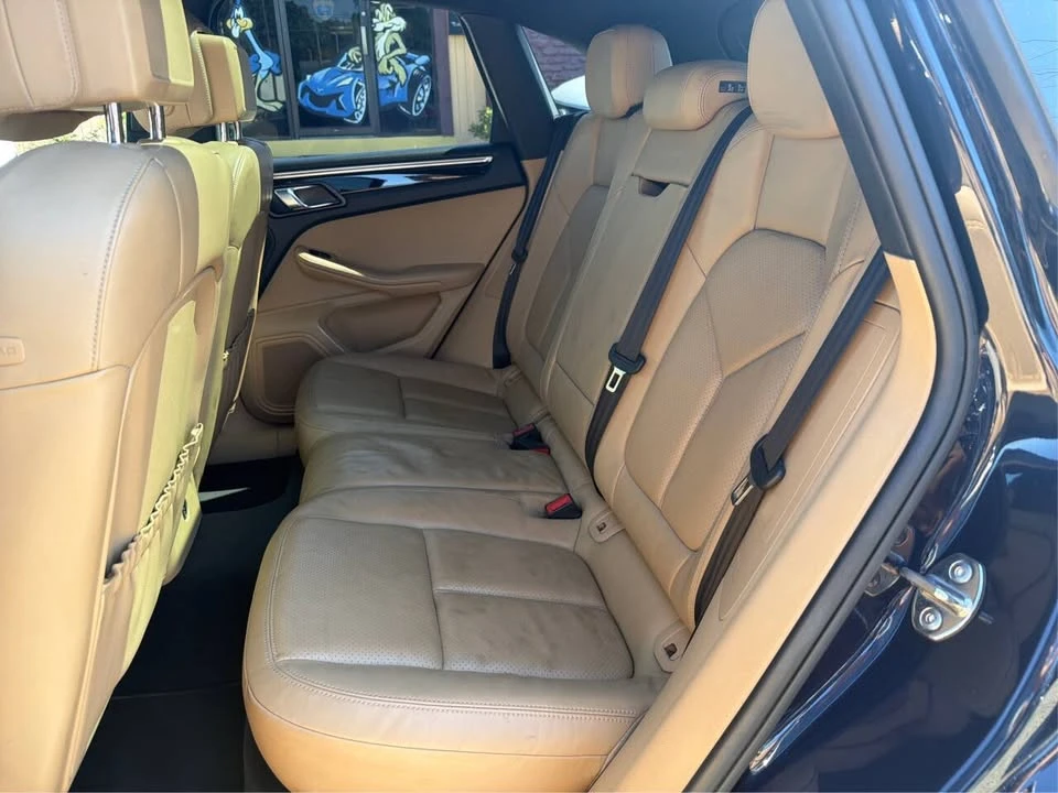2017 Porsche Macan - Image 10 of 20
