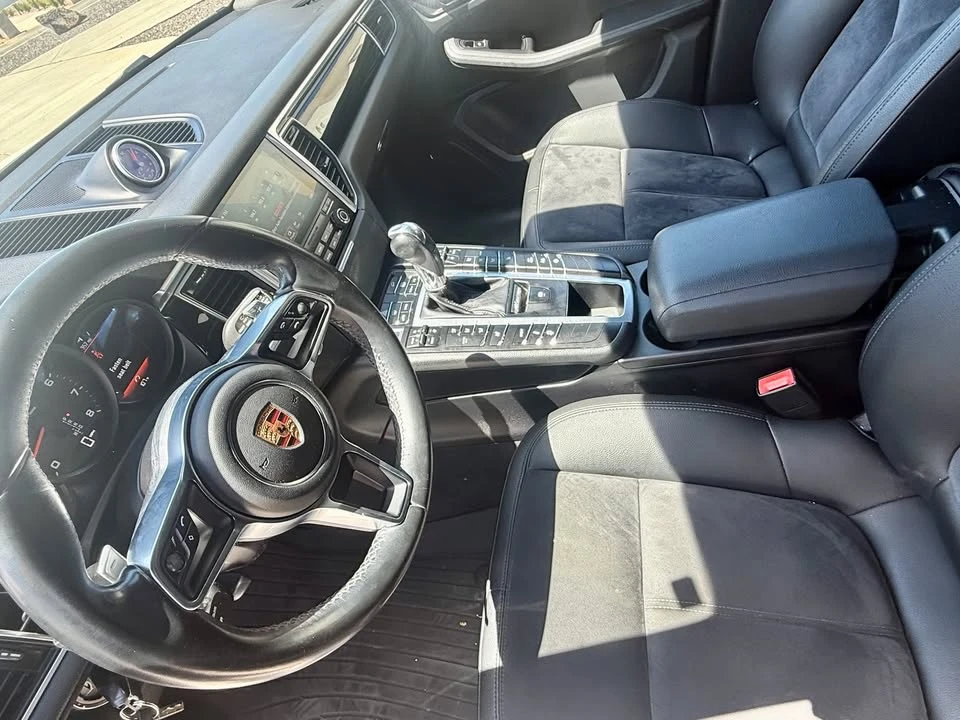 2017 Porsche Macan - Image 7 of 9