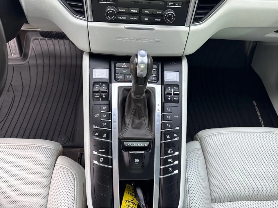 2017 Porsche Macan - Image 20 of 20