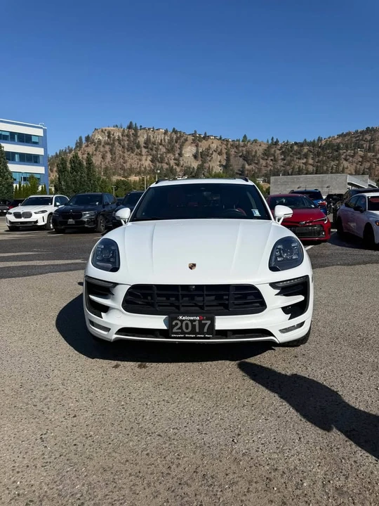 2017 Porsche Macan - Image 2 of 9